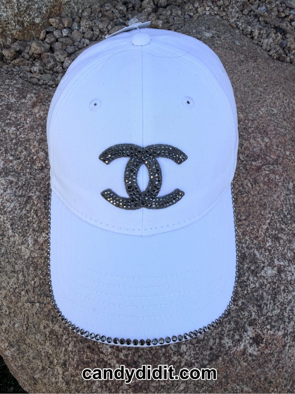 Stylish White Handmade Crystal-Embellished Baseball Cap with Interlocking Logo - Picture 3 of 11